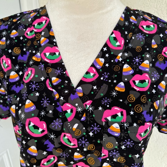 Women’s Halloween Scrub Top. Black printed S-Small. Breast & Two Front P… - Picture 6 of 7